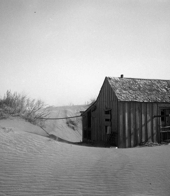 Abandoned farm in the dustbowl area, Oklahoma  Photo: Arthur Rothstein