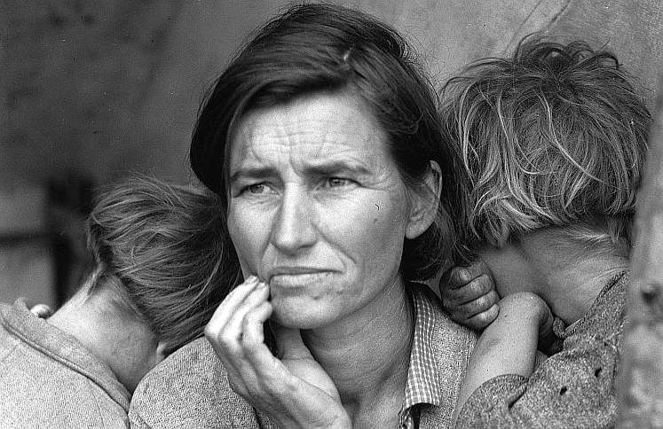Destitute pea pickers in California. Mother of seven children. Age thirty-two. Nipomo, California  Photo: Dorothea Lange