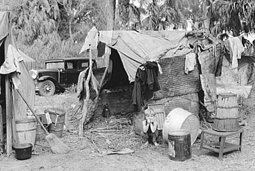 Migrant workers camp near Canal Point, Florida Photo: Marion Post Wolcott
