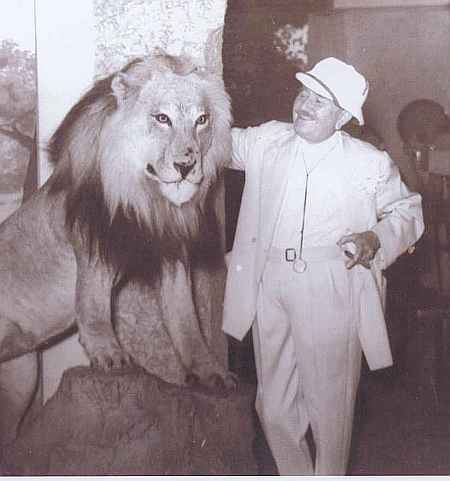 Tommy Lloys Ellis, Sr. at his Orange Grove Hotel in Johannesburg