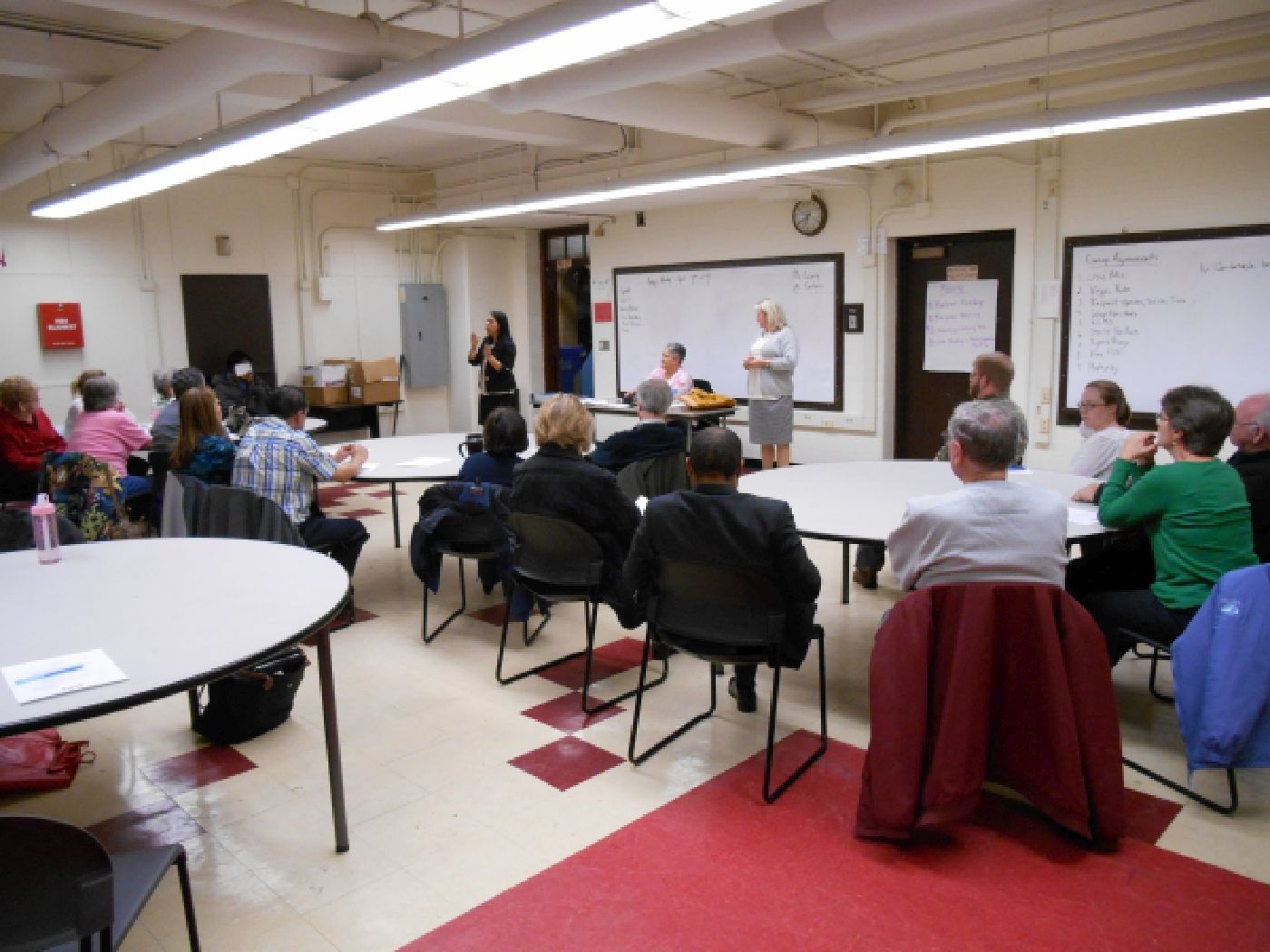 Peabody Slope neigbors meet with The Henderson School principal and teachers